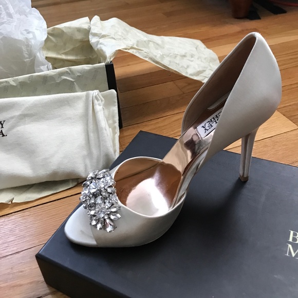 Wedding Shoes Badgley Mischka Pump - Picture 2 of 8